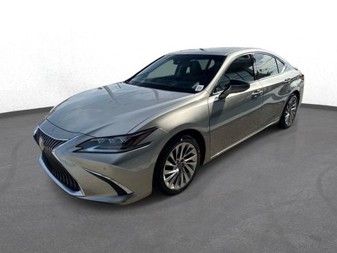Used 2021 Lexus ES 300h Ultra Luxury w/ Accessory Package 2 FWD image 7
