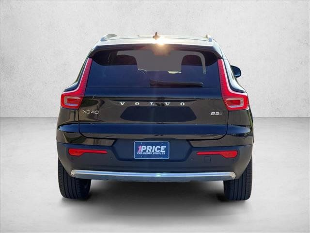 Used 2025 Volvo XC40 B5 Core AWD/4WD image 7