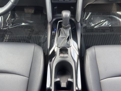 Used 2024 Toyota Corolla Cross XLE w/ Convenience Package image 29