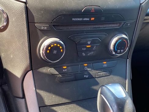 Used 2016 Ford Edge SE FWD image 7