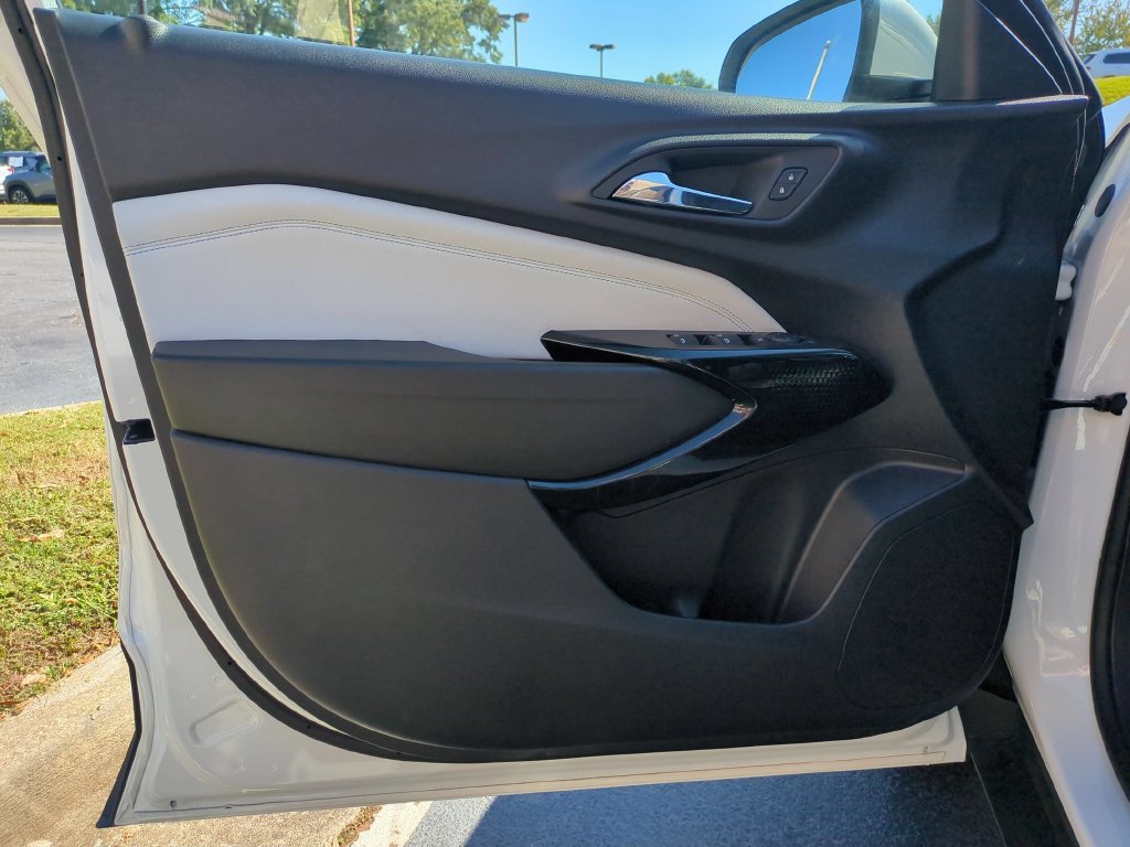Used 2026 Chevrolet Trax LT FWD image 11