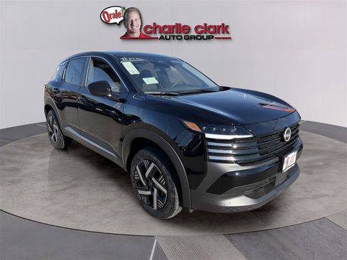 Used 2025 Nissan Kicks SV image 8