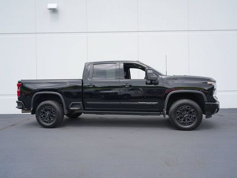 Used 2024 Chevrolet Silverado 3500 High Country w/ High Country Premium Package AWD/4WD image 2