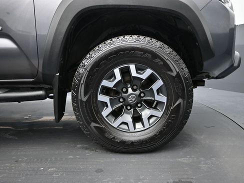 Used 2021 Toyota Tacoma TRD Off-Road image 10