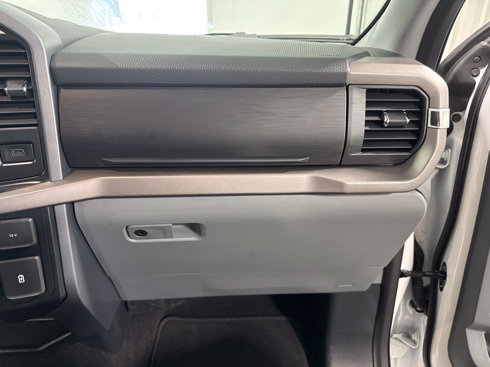 Used 2025 Ford F150 XLT w/ Equipment Group 301A Standard AWD/4WD image 18