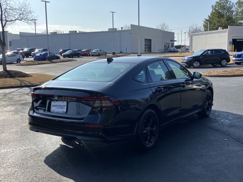 Used 2025 Honda Accord SE image 10
