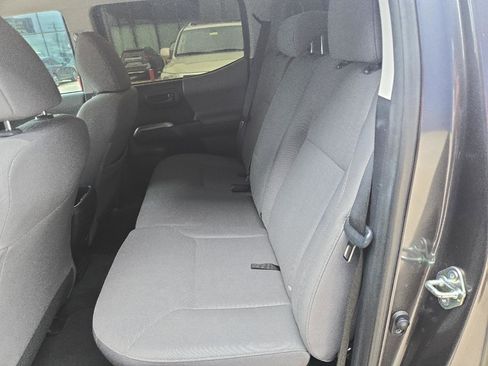 Used 2018 Toyota Tacoma SR5 image 11