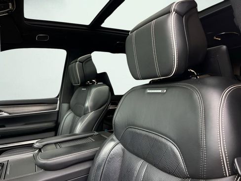 Used 2022 Jeep Grand Wagoneer Series II image 54