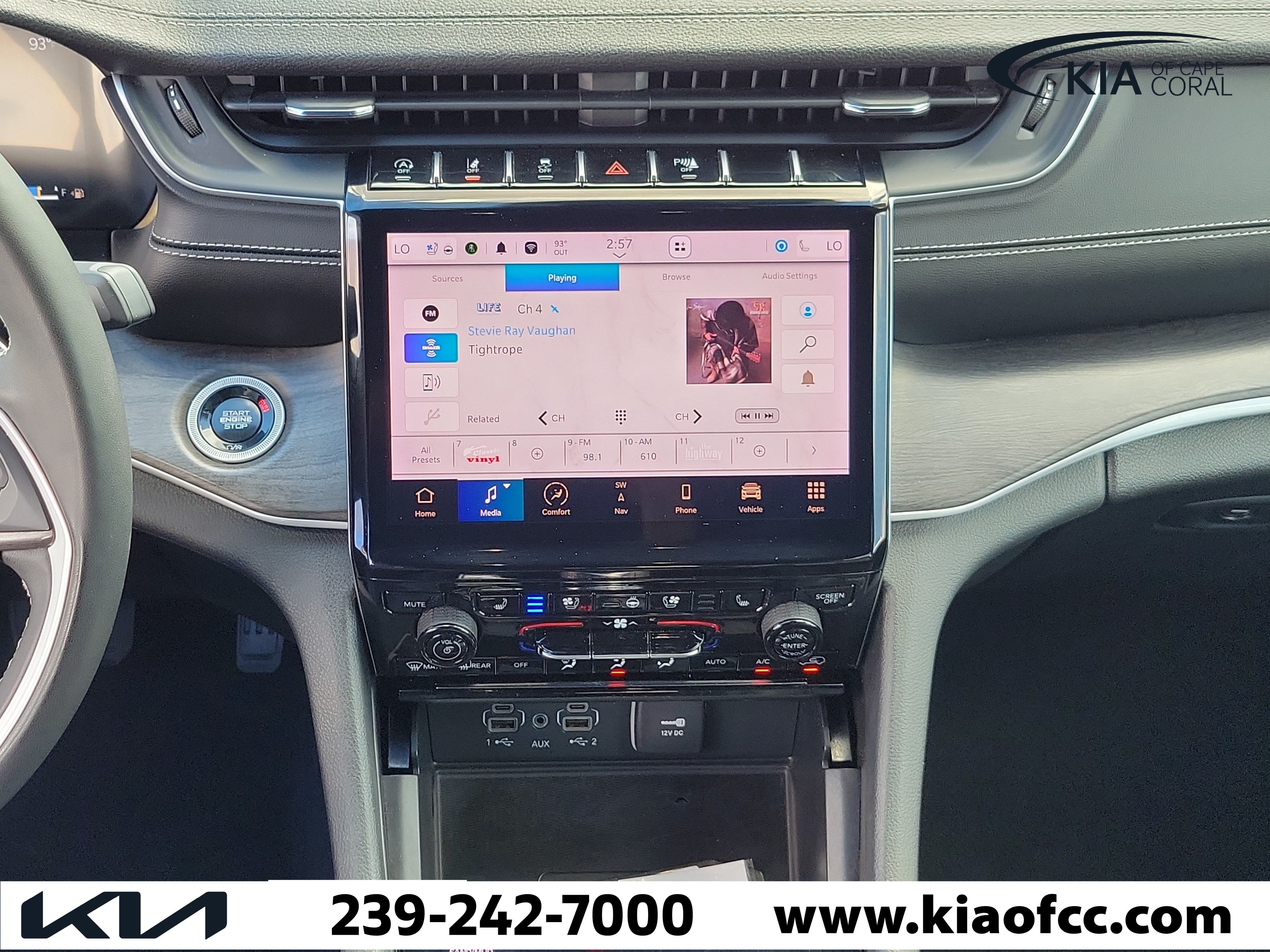 Used 2024 Jeep Grand Cherokee Limited w/ Luxury Tech Group II AWD/4WD image 20