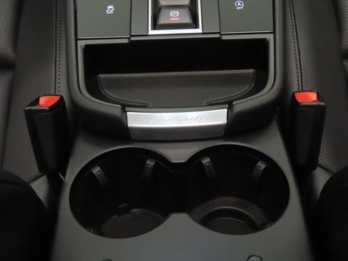 Certified 2026 Porsche Macan AWD/4WD image 29