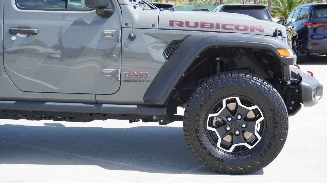Used 2023 Jeep Gladiator Rubicon w/ Cold Weather Group AWD/4WD image 9