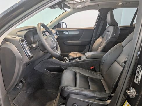 Used 2023 Volvo XC40 B5 Plus w/ Driver Assist Package image 12