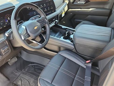 New 2026 Chevrolet Suburban High Country AWD/4WD image 7