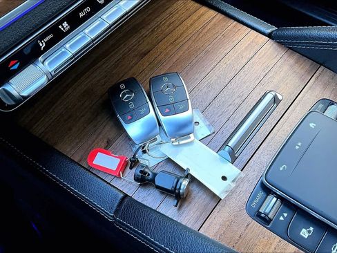 Used 2025 Mercedes-Benz GLE 350 4MATIC image 13