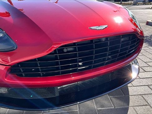 Used 2023 Aston Martin DB11 Coupe RWD image 27