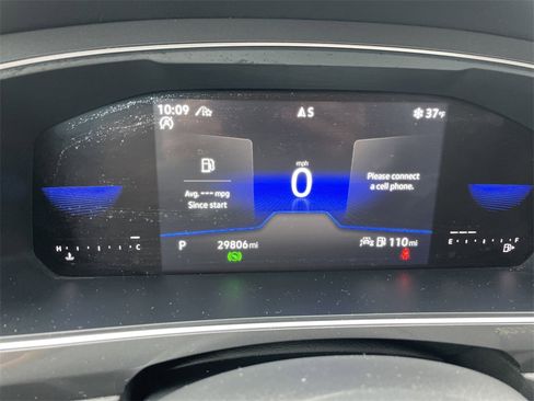 Used 2022 Volkswagen Tiguan SE w/ Panoramic Sunroof Package image 17