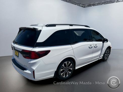 Used 2025 Honda Odyssey Elite image 4