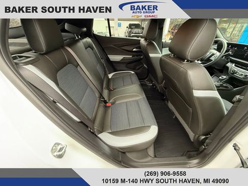 Used 2024 Buick Envista Preferred w/ Convenience II Package image 11