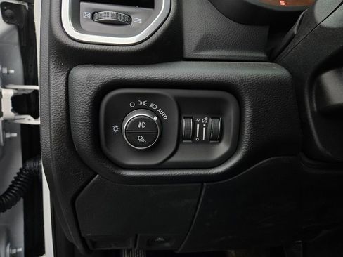 New 2026 RAM 2500 Laramie AWD/4WD image 13