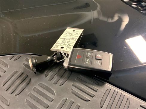 Used 2021 Land Rover Defender 110 image 14