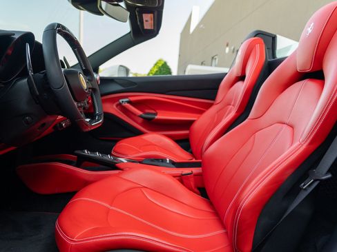 Used 2022 Ferrari F8 Tributo RWD image 37