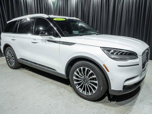 Used 2023 Lincoln Aviator Reserve w/ Elements Package Plus image 3
