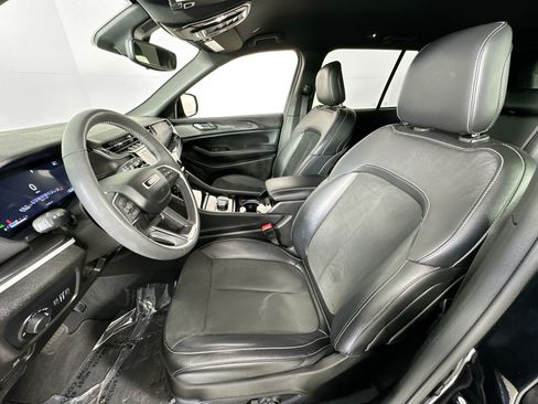 Used 2023 Jeep Grand Cherokee Altitude AWD/4WD image 20