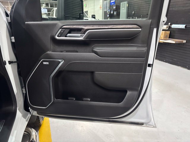 Used 2026 Chevrolet Silverado 2500 LTZ w/ LTZ Convenience Package AWD/4WD image 39