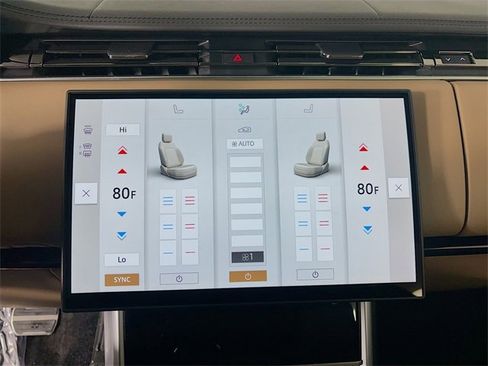 New 2025 Land Rover Range Rover Long Wheelbase SE image 17
