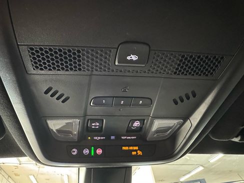Used 2020 Cadillac XT6 Premium Luxury w/ Platinum Package AWD/4WD image 23