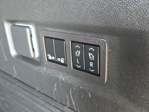 Used 2023 Chevrolet Tahoe High Country w/ Premium Package image 13