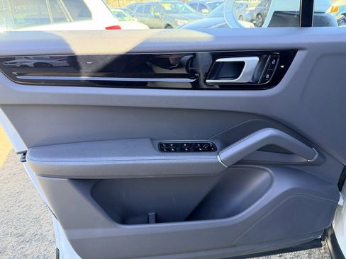 Used 2019 Porsche Cayenne image 14