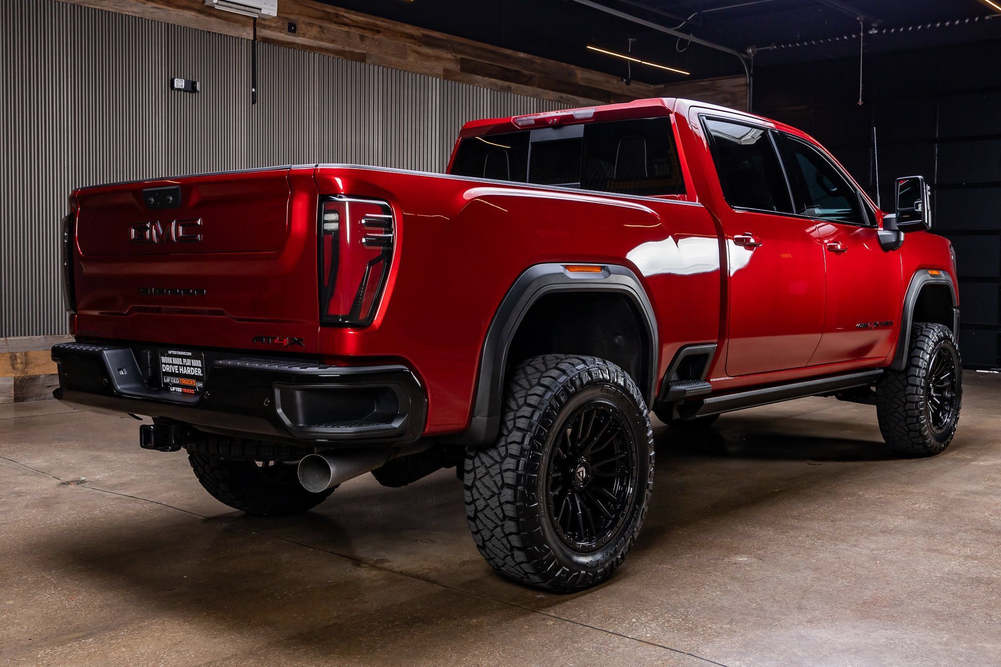 Used 2025 GMC Sierra 2500 AT4X AWD/4WD image 10