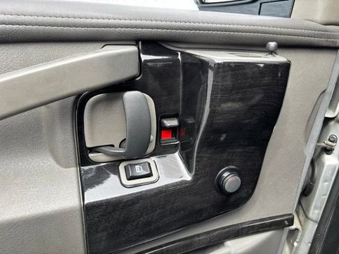 Used 2020 GMC Savana 2500 Extended w/ Enhanced Convenience Package RWD image 15