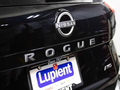 Used 2026 Nissan Rogue SV w/ Cold Weather Package AWD/4WD image 29