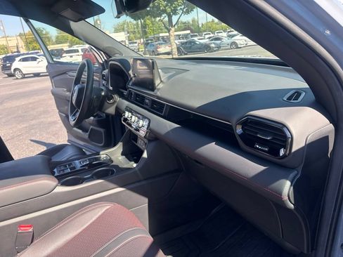 Used 2025 Honda Pilot Black Edition image 30