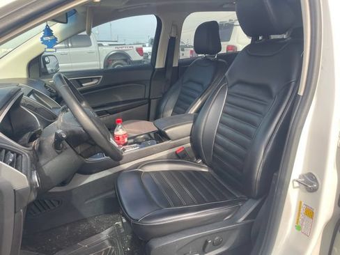 Used 2020 Ford Edge SEL w/ Convenience Package FWD image 3