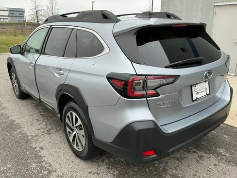 Certified 2025 Subaru Outback Premium AWD/4WD image 2