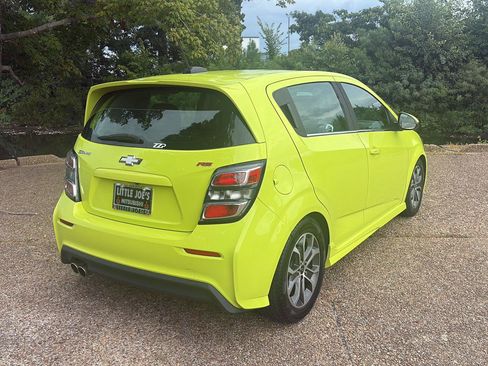 Used 2019 Chevrolet Sonic LT w/ Convenience Package FWD image 4