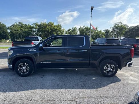 Used 2025 GMC Sierra 1500 SLT AWD/4WD image 7