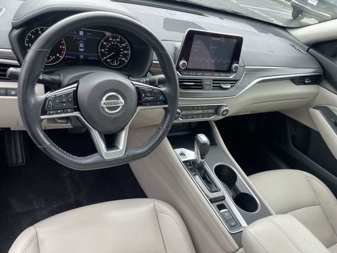 Used 2019 Nissan Altima 2.5 Platinum FWD image 11