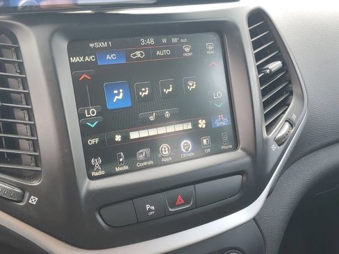 Used 2018 Jeep Cherokee Trailhawk w/ Comfort/Convenience Group AWD/4WD image 21