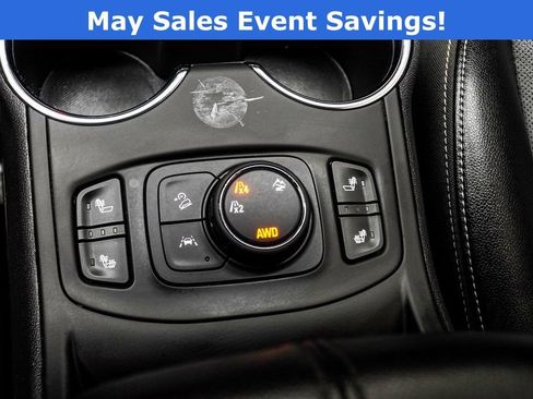 Used 2023 GMC Terrain SLT AWD/4WD image 18