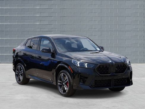 New 2026 BMW X2 xDrive28i w/ M Sport Package AWD/4WD image 1