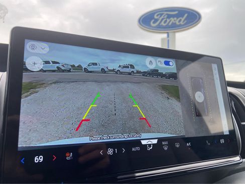 Used 2025 Ford Expedition Active AWD/4WD image 35