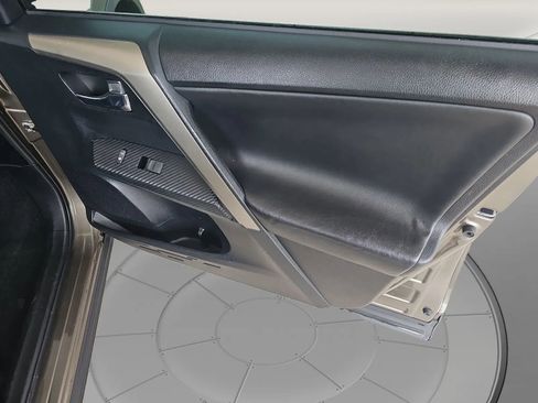 Used 2014 Toyota RAV4 Limited image 17