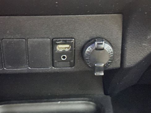 Used 2016 Toyota RAV4 XLE FWD image 25