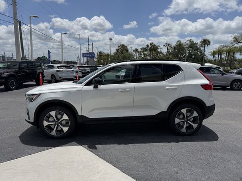 New 2026 Volvo XC40 B5 Plus w/ Climate Package AWD/4WD image 6