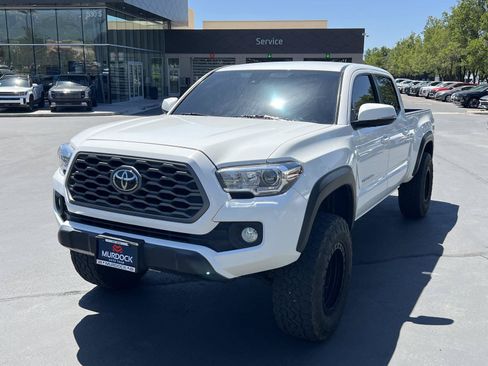 Used 2023 Toyota Tacoma TRD Off-Road w/ Advanced Technology Package AWD/4WD image 2