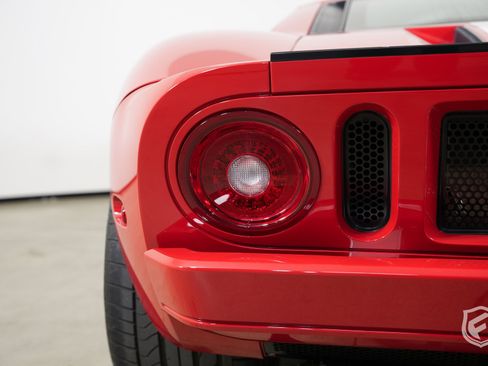 Used 2006 Ford GT RWD image 34